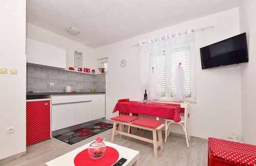 Gorinka Apartment | Apartments Bernarda (66331-A3) - Makarska