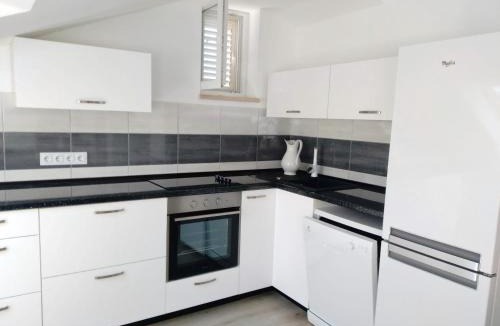 Trstenik Apartment | Apartments Bezek