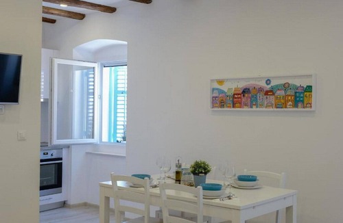 Cres Apartment | Apartments Blue Lavender - Two Bedroom Apartment