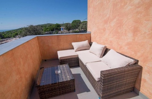 Veli Losinj Apartment | Apartments Bonic - Two Bedroom Apartment with Balcony