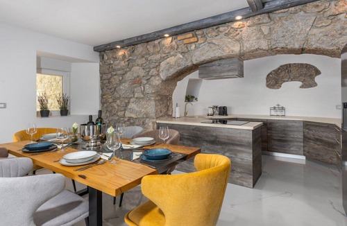 Bregi Apartment | Apartments Bregha - Three Bedroom Apartment with Terrace