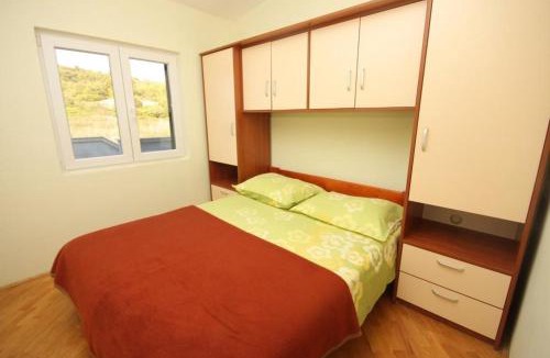 Banj Apartment | Apartments by the sea Banj, Pasman - 8242