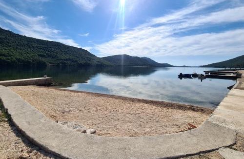 Broce Apartment | Apartments by the sea Broce, Peljesac - 13182