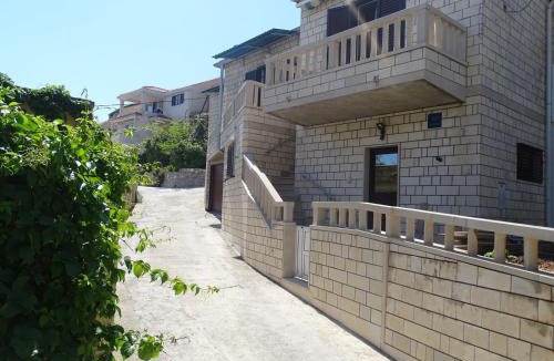 Sumartin Apartment | Apartments by the sea Sumartin, Brac - 2951