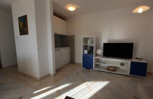 Cove Tri Zala (Zrnovo) Apartment | Apartments Chiara