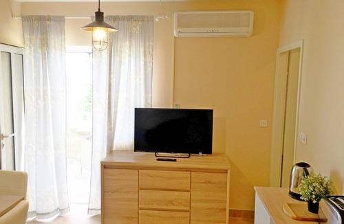 Sutivan Apartment | Apartments Damir, (15537), Sutivan, Croatia
