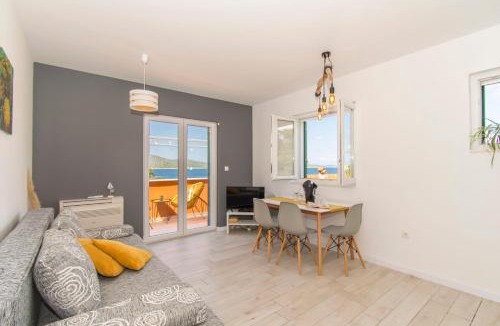 Prvic Luka Apartment | Apartments Delfin