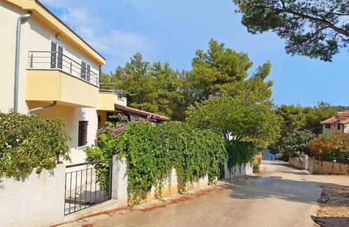 Cove Osibova (Milna) Apartment | Apartments Deni, (15600), Osibova, hr