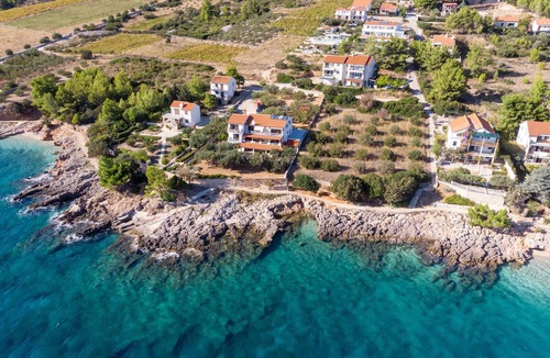 Zavala Apartment | Apartments Ena (33981-A3) - Zavala - island Hvar