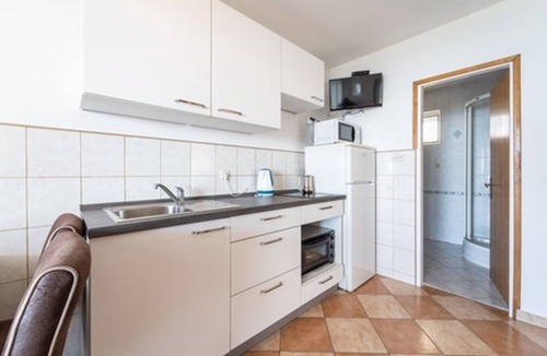 Rtina Apartment | Apartments Edi (105881-A1) - Razanac