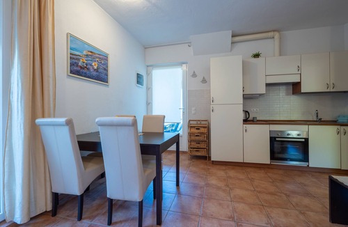 Zavala Apartment | Apartments Ena