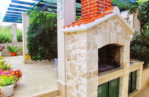 Povlja Apartment | Apartments Ennio, (11485), Povlja, hr