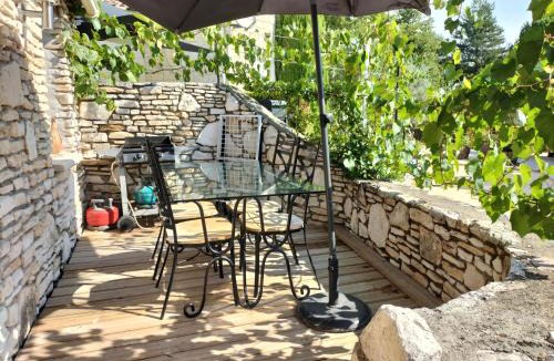 Saint-Martin-d'Ardeche Apartment | Apartments La Vieille Source
