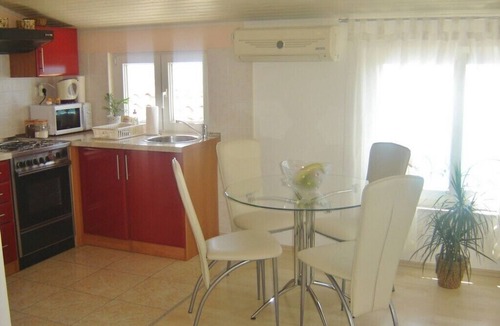 Kastel Novi Apartment | Apartments Frane, (14519), Kaštel Stari, hr