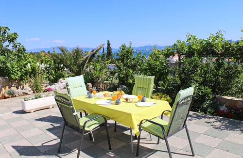 Drace Apartment | Apartments Gusti - One Bedroom Apartment with Terrace and Sea View