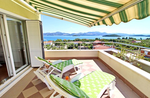 Drace Apartment | Apartments Gusti - Two-Bedroom Apartment with Balcony and Sea View