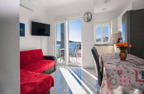 Dvornica Apartment | Apartments Happy Holiday