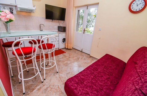 Kastel Gomilica Apartment | Apartments Helios (91521-A1) - Kastel Gomilica