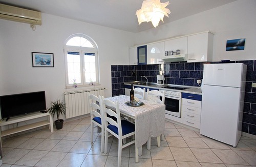 Supetar Apartment | Apartments Mara (24791-A4) - Supetar - island Brac