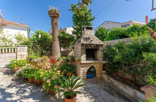 Supetar Apartment | Apartments Kata (56821-A1) - Supetar - island Brac
