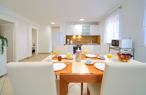 Sveti Vid-Miholjice Apartment | apartments Juros Sveti Vid with pool