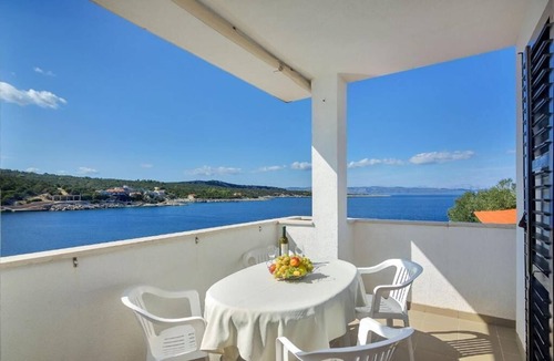 Pokrivenik Apartment | Apartments Igor (44141-A7) - Gdinj - island Hvar