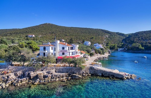 Pokrivenik Apartment | Apartments Igor (44141-A7) - Gdinj - island Hvar