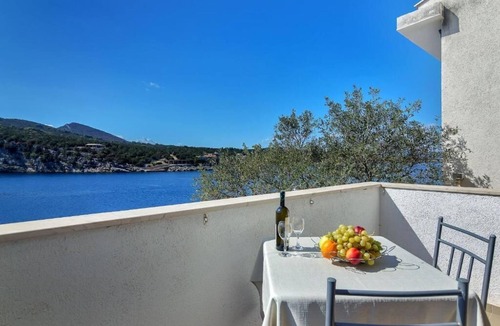 Pokrivenik Apartment | Apartments Igor (44141-A1) - Gdinj - island Hvar