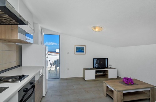 Pokrivenik Apartment | Apartments Igor (44141-A9) - Gdinj - island Hvar