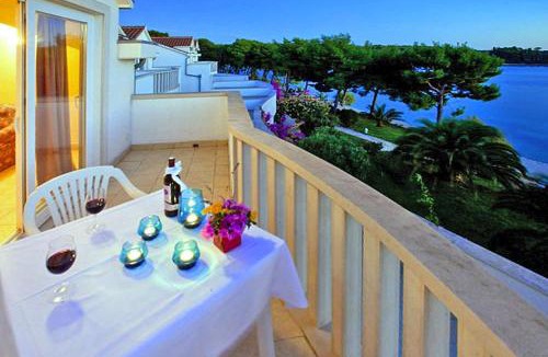 Cove Makarac (Milna) Apartment | Apartments Illyrian Resort Milna - CIN08003-CYC
