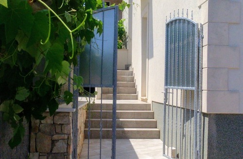 Cove Tri Zala (Zrnovo) Apartment | Apartments Iris - Studio 38m2 with free parking
