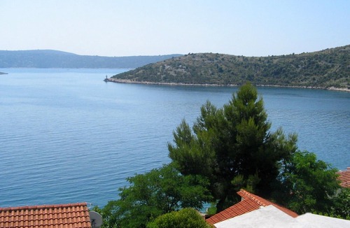 Vinisce Apartment | Apartments Ivan, (11871), Vinišće, hr