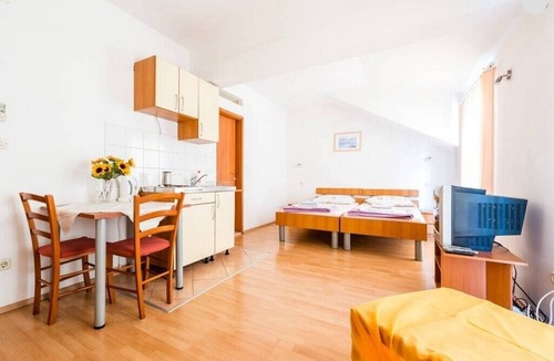 Gornji Kono Apartment | Apartments Ivanka, (14890), Dubrovnik, hr