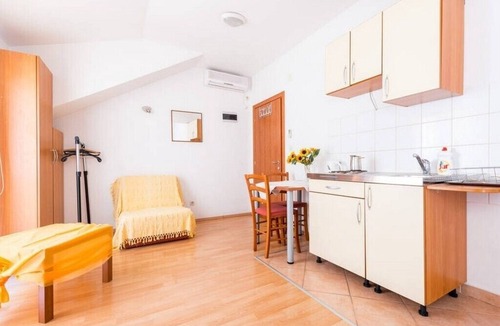 Gornji Kono Apartment | Apartments Ivanka, (14890), Dubrovnik, hr