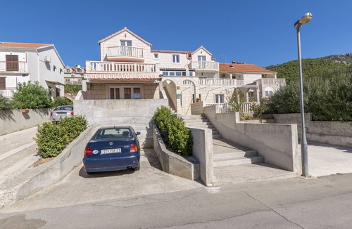 Bol Apartment | Apartments Jerka (42311-A3) - Bol - island Brac