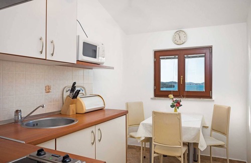 Tijesno Apartment | Apartments Kaina Tisno - sea view (yellow)