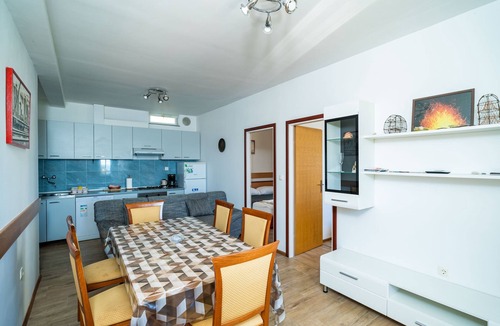 Zavrelje Apartment | Apartments Klis - Three Bedroom Apartment with Terrace - A7