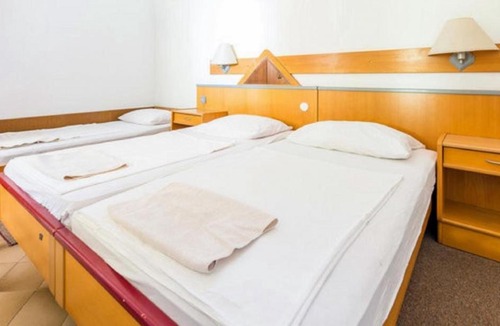 Zavrelje Apartment | apartments klis -two-bedroom apartment with terrace