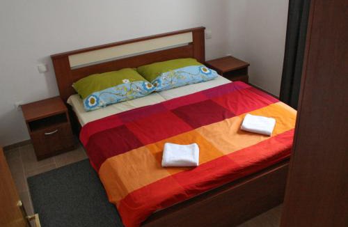 Cove Makarac (Milna) Apartment | Apartments Kristina