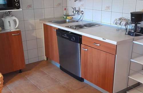 Banjol Apartment | Apartments Lavanda & More - Three Bedroom Apartment with Shared Terrace