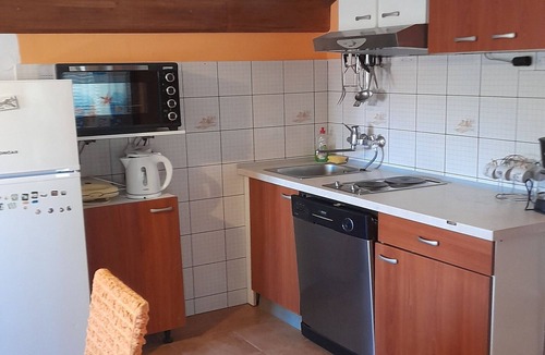 Banjol Apartment | Apartments Lavanda & More - Three Bedroom Apartment with Shared Terrace