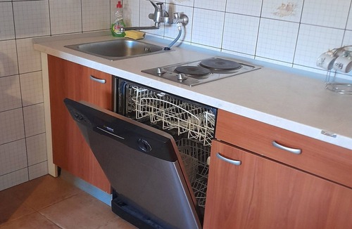 Banjol Apartment | Apartments Lavanda & More - Three Bedroom Apartment with Shared Terrace