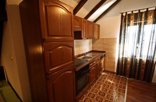 Drace Apartment | Apartments Lemeš - Comfort One Bedroom Apartment with Garden View (Apt5)