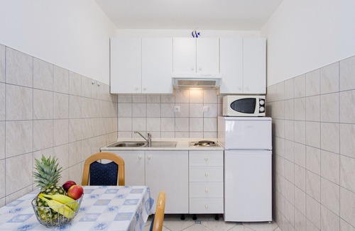 Selce Apartment | Apartments Lidija, (14724), Selce, hr