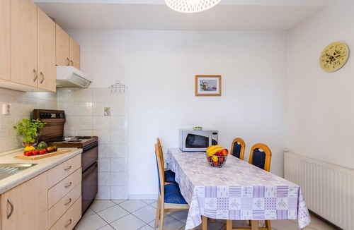 Selce Apartment | Apartments Lidija, (14725), Selce, hr