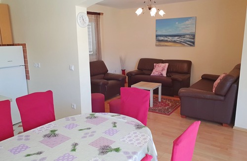 Vinisce Apartment | Apartments Ljiljana, (14586), Vinišce, hr