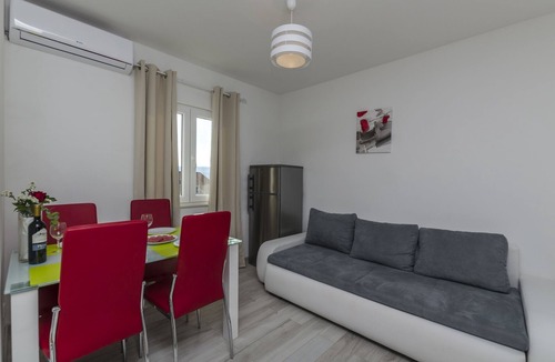 Ruskamen Apartment | Apartments Lorenzo (26581-A2) - Lokva Rogoznica
