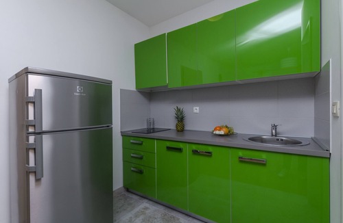 Ruskamen Apartment | Apartments Lorenzo (26581-A4) - Lokva Rogoznica