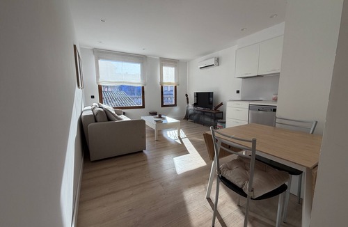 Vic Apartment | Apartments Lovely Rooms Vic
