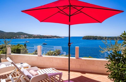 Lozica Apartment | Apartments Lovro - One Bedroom Apartment with Terrace and Sea View (2)